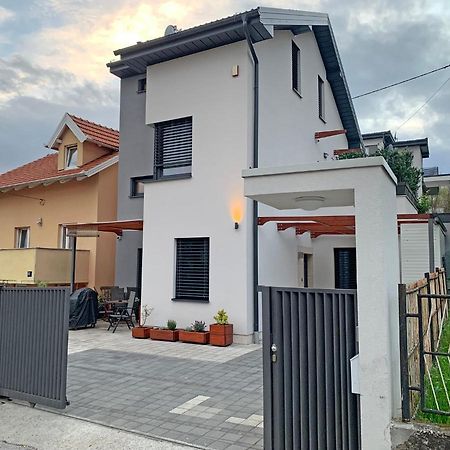 Apartment Maksimir Yard Zagreb Exterior foto